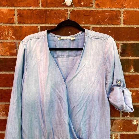 Chelsea & Violet Womens LargeBlue Chambray Roll Tab Sleeve Vneck Romper Shorts - Picture 2 of 7